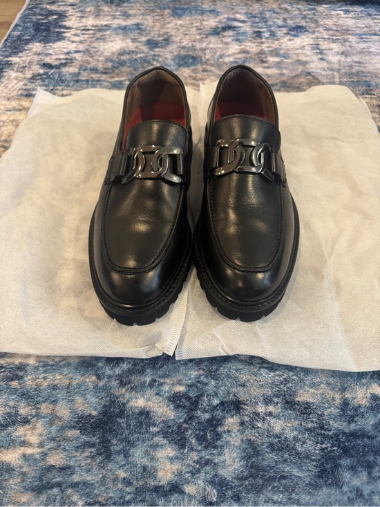 Stacey Adams Other - Stacey Adams Leather Dress Loafers with Silver Chain Accent
